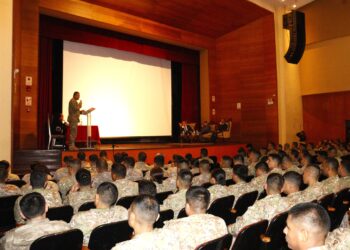 Oficiales alumnos de la ESGE-EPG, participan en Foro Panel sobre delitos de Lesa Humanidad