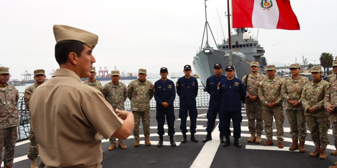 Oficiales alumnos del LXX PCEM participan en actividad de integración de las escuelas superiores de las Fuerzas Armadas