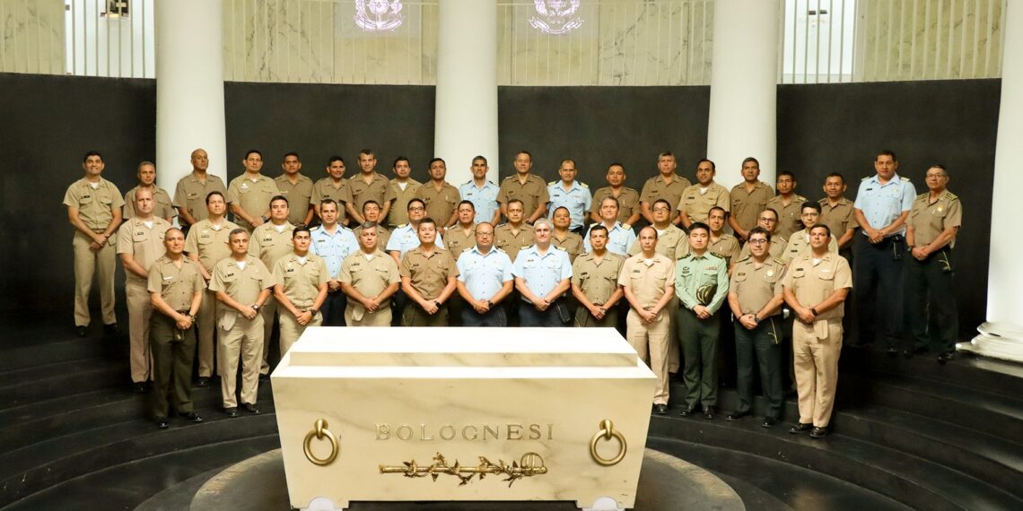 Memoria vida del honor militar en el “Día de la integración de los programas de Alto Mando de las FF.AA.”