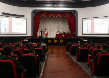 Oficiales alumnos de los Programas de Comando y Estado Mayor participaron en conferencia “Perú y el Poder Global: Mar y Espacio en Disputa”