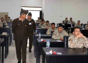 Oficiales postulantes al LXXI Programa de Comando y Estado Mayor, el día de hoy rindieron el examen de COAS (Conocimiento de Otras Armas y Servicios)