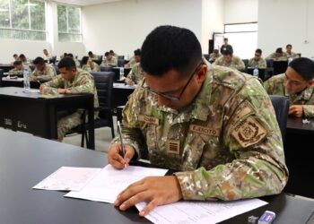 Postulantes al LXXI Programa de Comando y Estado Mayor (PCEM) rindieron examen de inglés