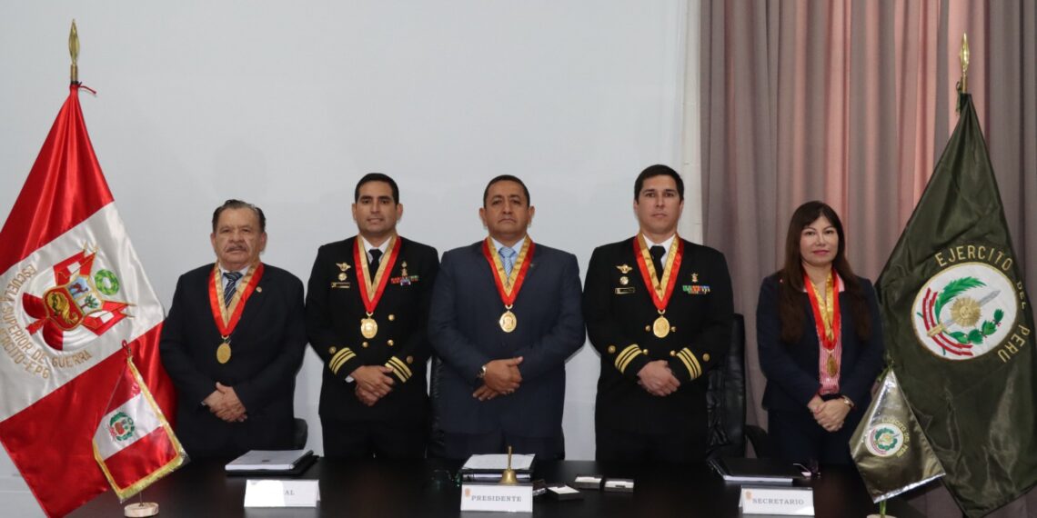 Oficiales de la Marina de Guerra del Perú sustentan tesis en la Escuela Superior de Guerra del Ejército – Escuela de Posgrado