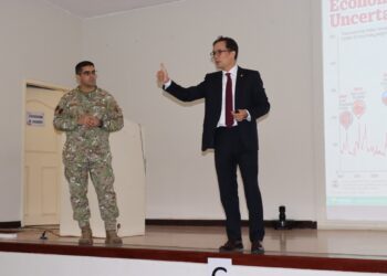 Charla “Liderazgo Adaptativo” dirigida a los señores oficiales alumnos del LXX Programa de Comando y Estado Mayor