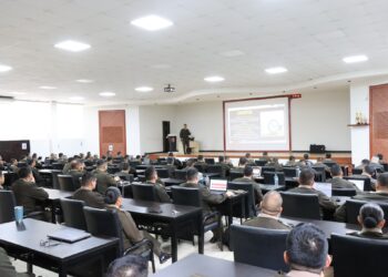 Charla sobre puntualidad fortalece la disciplina en los señores mayores del Programa de Comando y Estado Mayor