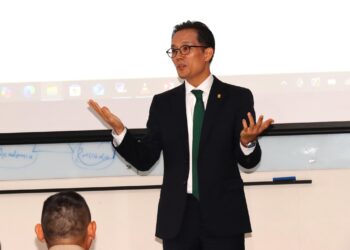 Alumnos oficiales del DLIPE participaron en conversatorio a cargo del centro para el liderazgo de Asia