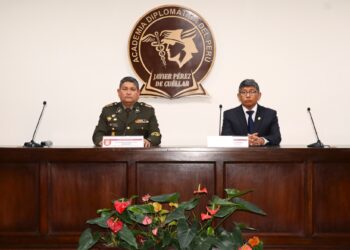 Ceremonia de clausura del Curso de Relaciones Internacionales y Geopolítica en el Siglo XXI, dirigido a los oficiales del PAME