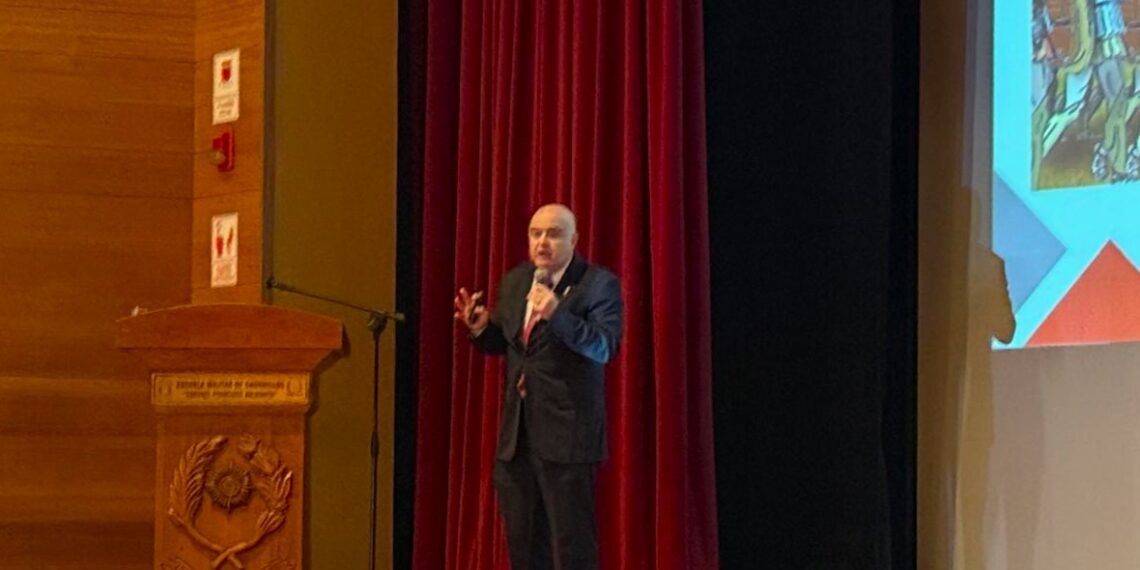 Docentes de la ESGE-EPG brindaron capacitación a profesionales y personalidades de la sociedad civil