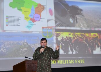 Oficial del Ejército brasileño, alumno de la Maestría en Ciencias Militares de la ESGE-EPG brindó conferencia militar de la Escuela Técnica del Ejército