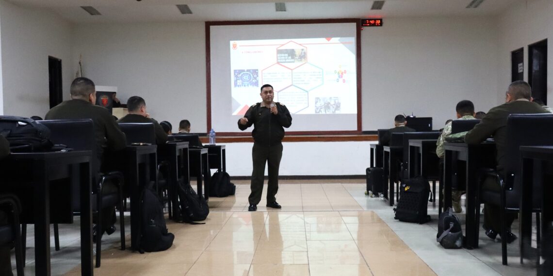 En el marco de la educación integral brindada por la ESGE-EPG, oficiales estudiantes del PCE partiicparon en charla sobre “La Cooperación”