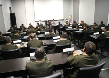 Coroneles del PAME participaron en la charla “El impacto geopolítico en las empresas peruanas” a cargo de la Sociedad Nacional de Industrias