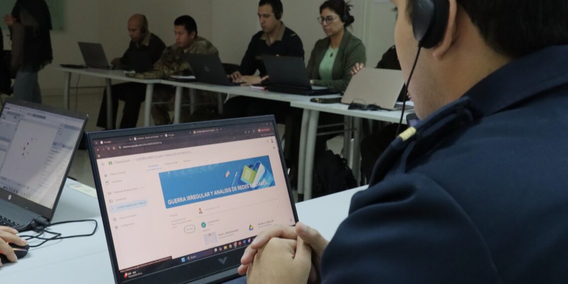 Personal de las FF.AA. y PNP participan en capacitación de alto nivel denominado “Curso de Guerra Irregular y Análisis de Redes Sociales”, coordinado por la ESGE-EPG