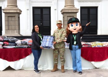 Unidos por el bien común: ESGE-EPG entrega donaciones a través de la Asociación de Damas Voluntarias del Ejército