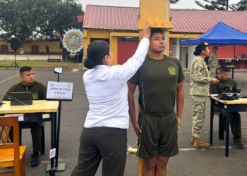 ESGE-EPG supervisó la primera parte del exámen físico de tenientes de los programas básicos del COEDE correspondiente al segundo semestre del AF-2025