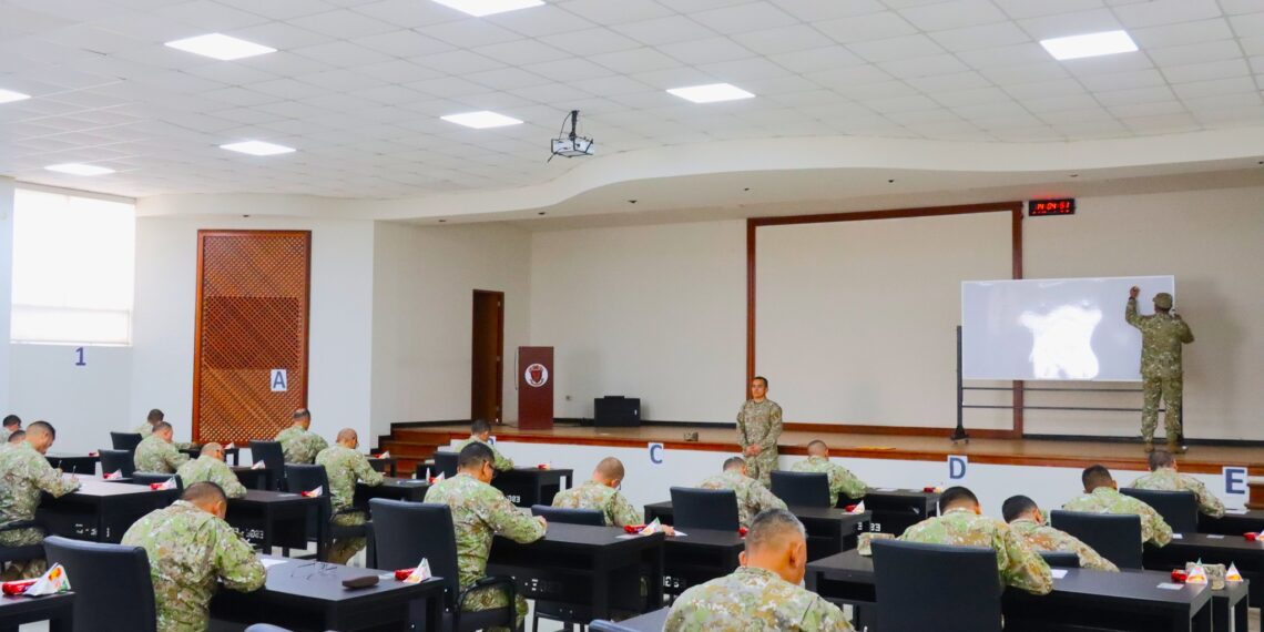 Oficiales postulantes al VII DLIPE rinden exámene psicotécnico