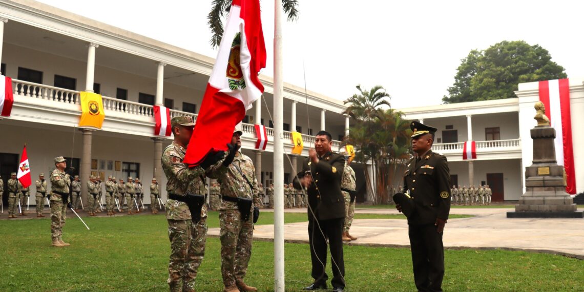 Izamiento del Pabellón Nacional en conmemoración del XIII Aniversario del Servicio de Ciencia y Tecnología del Ejército (SCYTE)