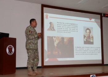 Charla sobre el valor de la dignidad al Diplomado de Técnica de Estado Mayor Administrativo