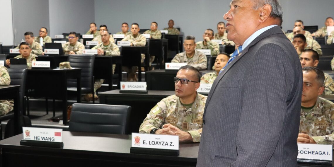 Oficiales del PAME recibieron conferencia magistral: “Ejército del Futuro”