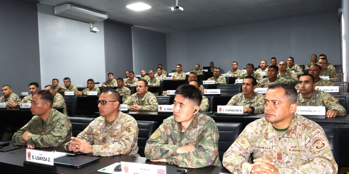 Conferencia magistral dirigida al PAME: “Sinergía como requisito para el cumplimiento de los roles estratégicos de las Fuerzas Armadas”