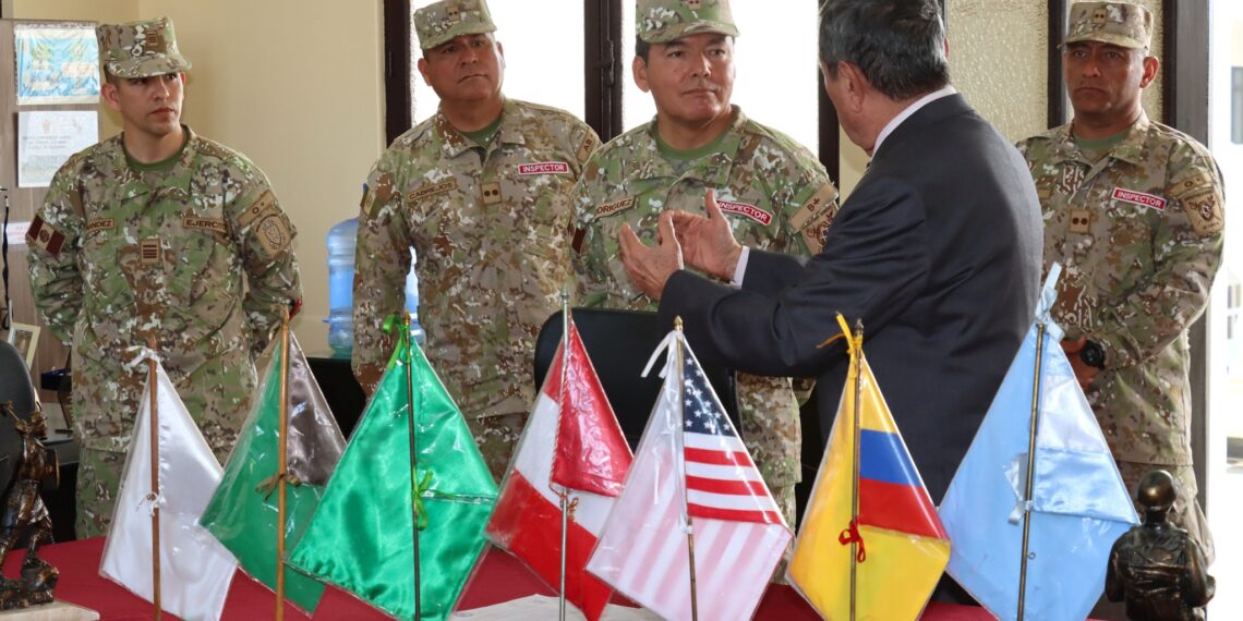 Inspector General del Ejército visitó a la ESGE-EPG