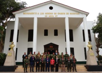 Invitados del Seminario Internacional “Guerra Irregular y sus Implicancias en la Guerra Híbrida y Asimétrica” visitaron Museo Contemporáneo Chavín de Huántar