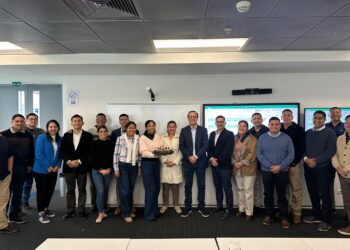 Oficiales del grado de mayor integrantes del LXIX PCEM de la ESGE-EPG continúan la sub línea de carrera en la Universidad San Ignacio de Loyola