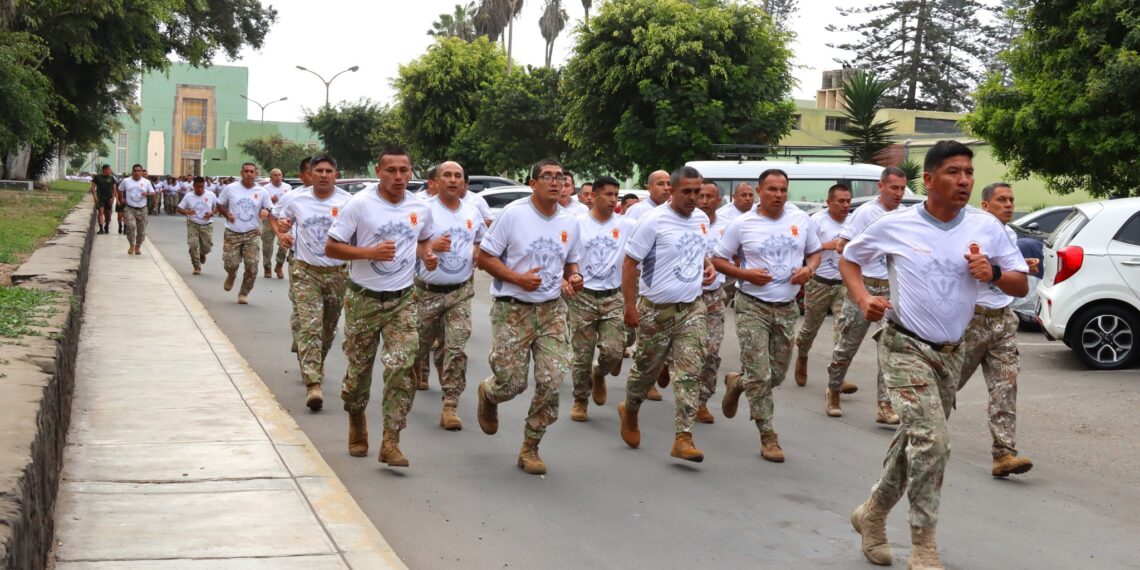 Planta orgánica y programas académicos de la ESGE-EPG fortalecen en el espíritu militar con una carrera motivacional