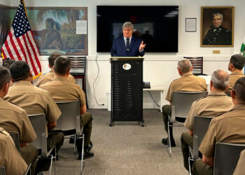 Unidos por el desarrollo: Doctor Raúl Diez Canseco comparte su visión de integración regional en la ESGE-EPG