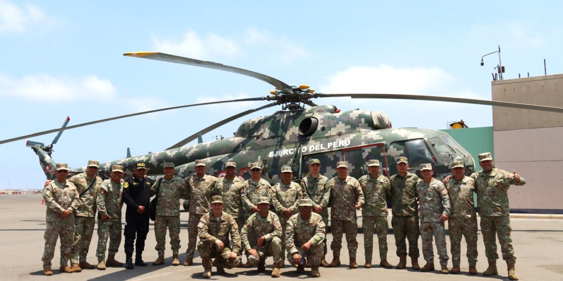 Coroneles del PAME visitaron la Aviación del Ejército