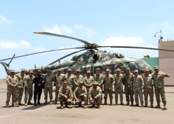 Coroneles del PAME visitaron la Aviación del Ejército