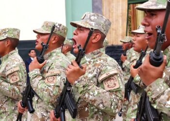 Personal de tropa del servicio militar voluntario, contingente julio 2025 de la ESGE-EPG participaron en ceremonia de entrega de armas