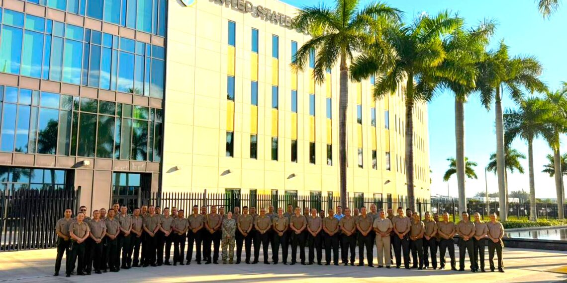 Liderazgo y estrategia global: Oficiales del PAME fortalecen su visión estratégica en el comando sur de EE.UU.