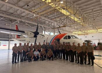 Oficiales del PAME culminan una experiencia inolvidable en la Estación Aérea de los Guardacostas de Miami