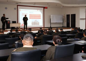Oficiales estudiantes del DTEMA reciben charla sobre el valor del método