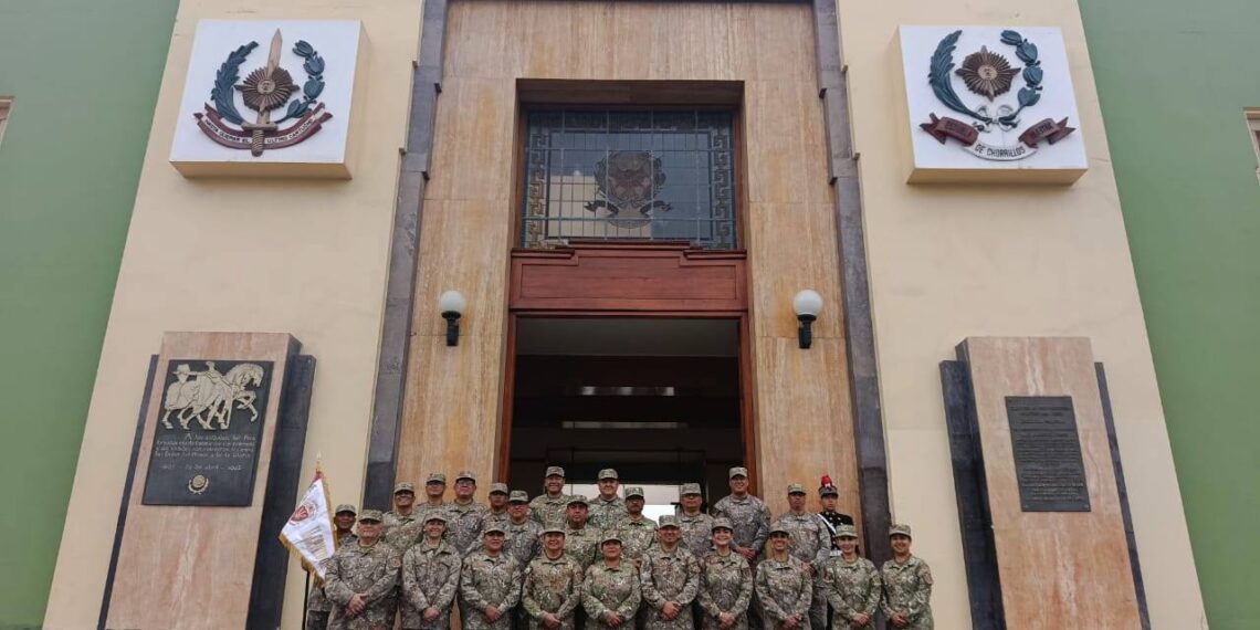 ESGE-EPG realiza visitas académicas que refuerzan la capacitación de oficiales de reserva