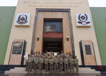 ESGE-EPG realiza visitas académicas que refuerzan la capacitación de oficiales de reserva