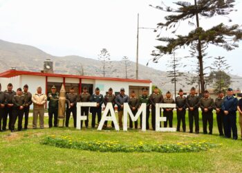 Coroneles del PAME visitaron la fabrica de armamento y municiones del Ejército (FAME)
