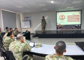 Oficiales alumnos del Diplomado de Liderazgo y Planeamiento Estratégico presentan exposición final ante el Estado Mayor de la IV División de Ejército