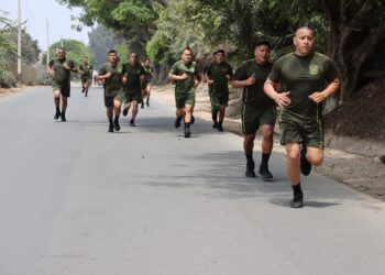 Oficiales del DTEMA rinden examen físico como parte de su evaluación integral