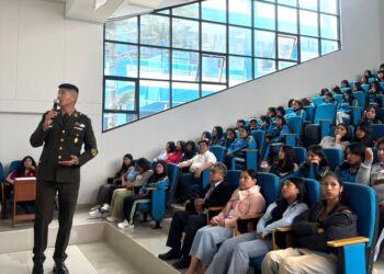 Con éxito se realizaron charlas de identidad nacional, valores y orientación vocacional en instituciones del distrito de Huacho