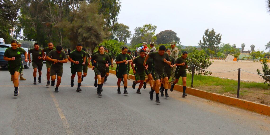 Primera jornada del examen físico del Programa de Comando y Estado Mayor