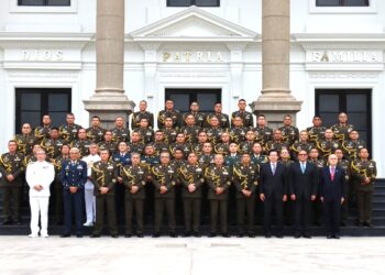 ESGE-EPG desarrolló con éxito la ceremonia de clausura del XVI Programa de Alto Mando del Ejército
