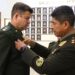 Ceremonia de reconocimiento a oficial del Ejército de Brasil que culminó el Programa de Comando y Estado Mayor