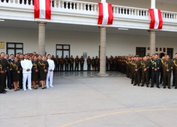 Develación de placa del LXIX Programa de Comando y Estado Mayor