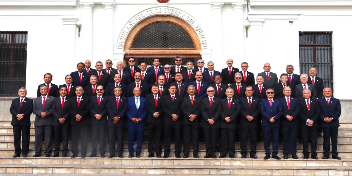 LIV promoción del Curso de Comando y Estado Mayor develó su placa al conmemorar sus 30 años de ingreso y 29 años de egreso de la ESGE – EPG