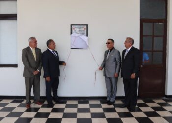 Primer Diplomado en Gestión de Riesgos y Desastres, develan placa conmemorativa