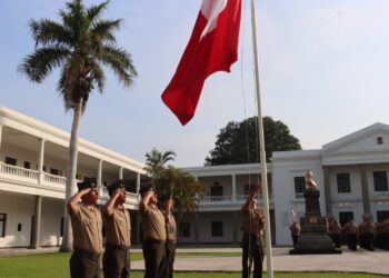 Escuela Superior de Guerra del Ejército – Escuela de Posgrado llevó a cabo la ceremonia de izamiento del Pabellón Nacional