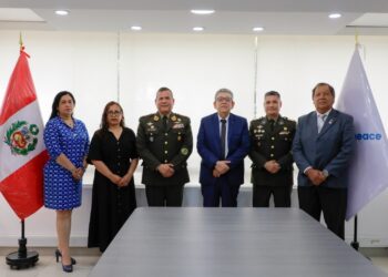 Director ESGE-EPG presenta su saludo al director del SINEACE