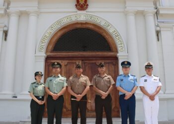 ESGE-EPG recibe a oficiales de la República China en el marco del intercambio académico militar