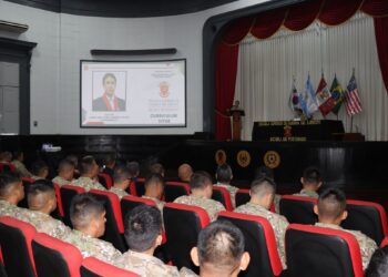 ESGE-EPG realizó conferencia magistral sobre inseguridad ciudadana